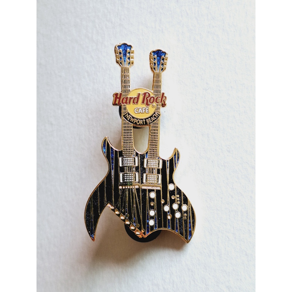 Pin / Broche - Hard Rock Cafe - Newport Beach - Black w/ Sparkling Blue Doubleneck Guitar