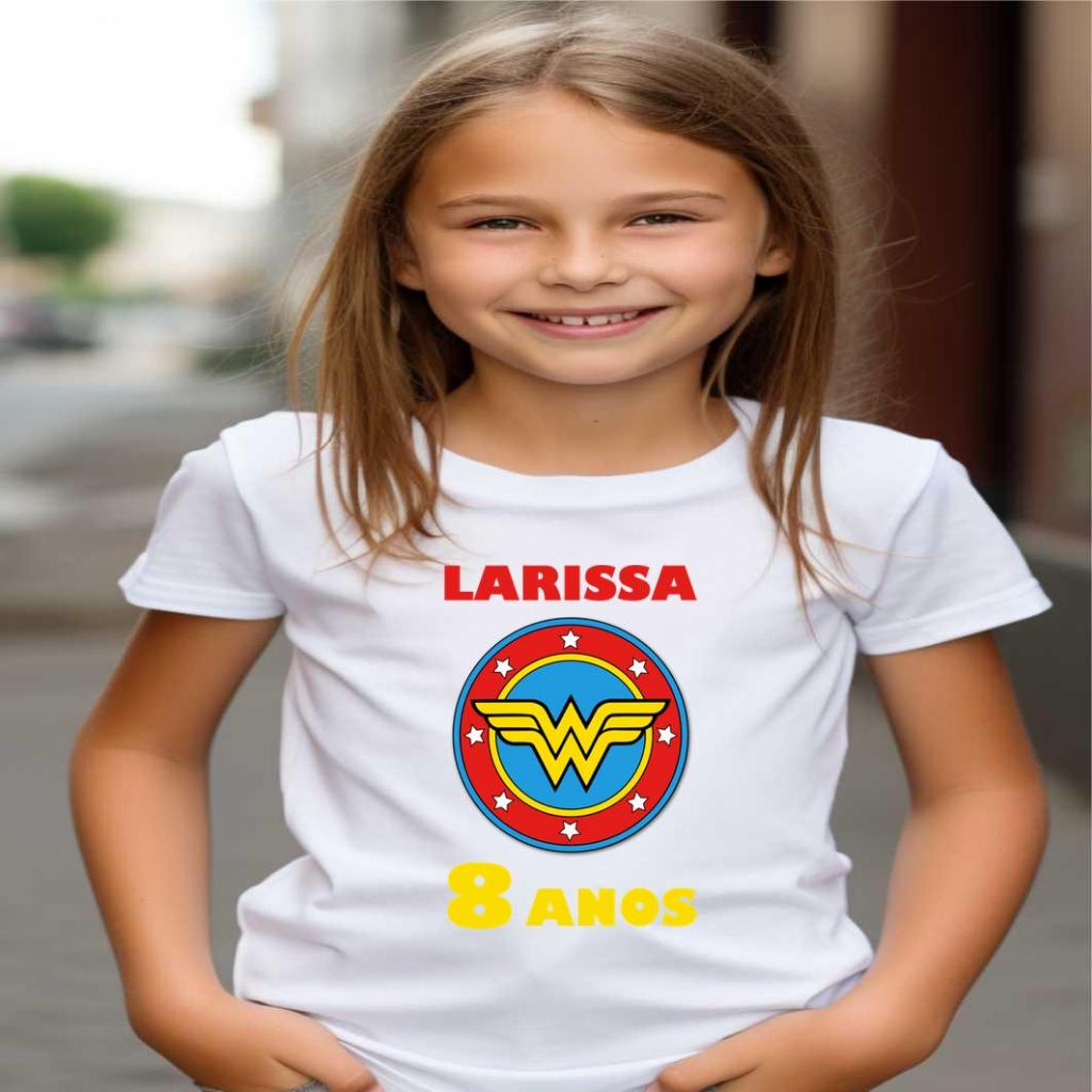 Camiseta infantil ou Body Bebe - Personalizado para aniversário ou mesversário - Com nome e idade - Mulher Maravilha