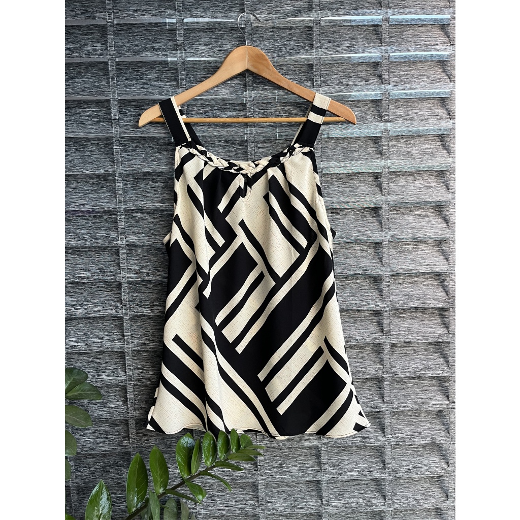 Blusa regata plus size