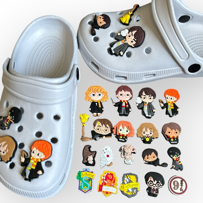 Kit Apliques Pins Para personalizar sapatos Babuches em Oferta na Shopee