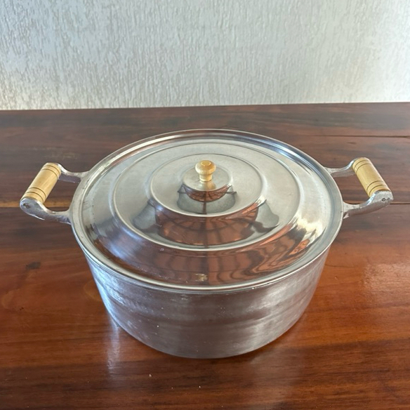 Panela Nº40 - 18 litros - Caçarola grande de alumínio batido fundido polido com tampa em Oferta na Shopee