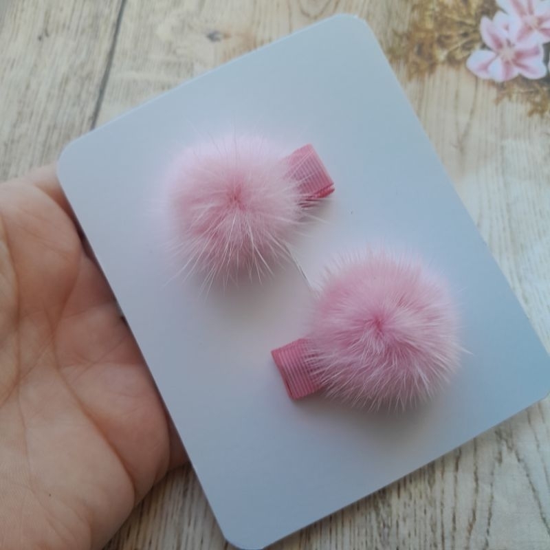Parzinho Delicado no Bico de Pato (3cm) encapado e antideslizante Pompom Pelúcia em Oferta na Shopee