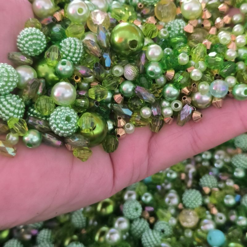 Kit Pedraria Artesanato Blend Mix Pérolas Bolinhas Miçangas VERDE Tamanhos e formas VARIADOS Bordado Customização DIY