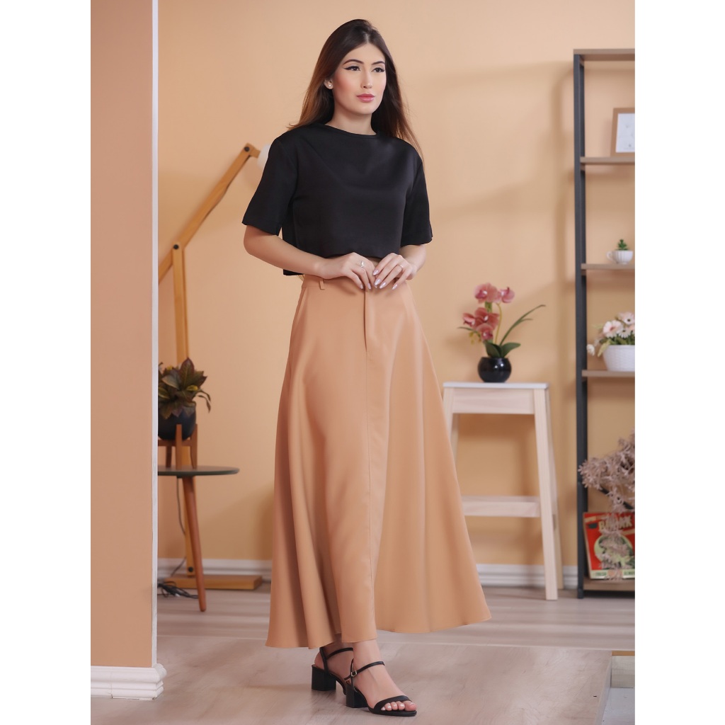 Conjunto alfaiataria Saia longa e cropped Evasê godê Lisa Feminina