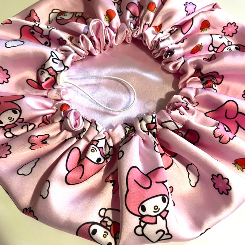 Touca de Cetim Estampada My Melody Ajustável Dupla Face Qualidade Premium