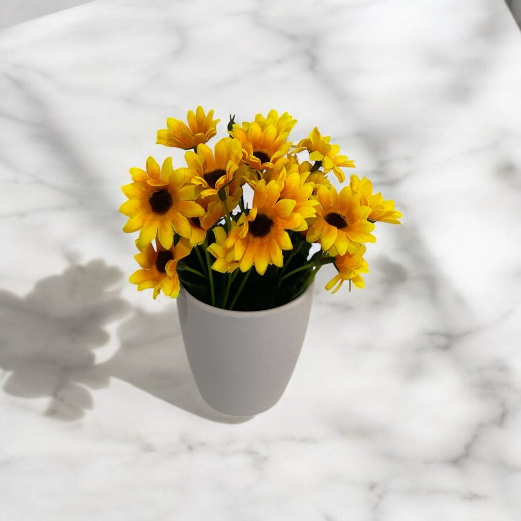 Arranjinho Vaso Redondo Com Mini Buquê Girassol 21 Flores Arranjo Completo Decorativo Artificial em Oferta na Shopee