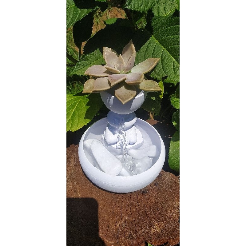 Imagem fonte de água Zen Cascata decorativa para presente com vaso Bob meditação feita em impressão 3D, material PLA