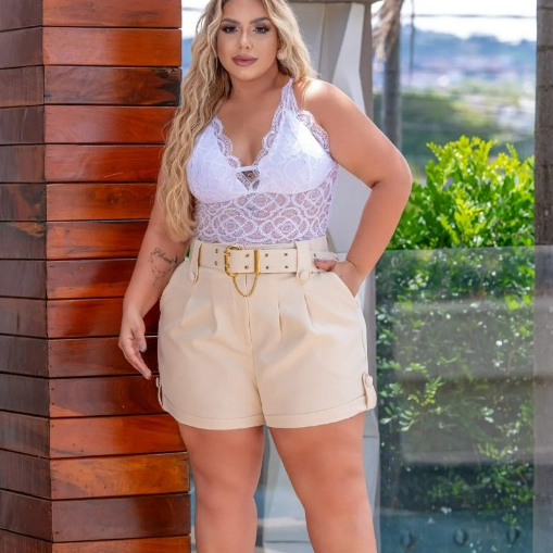 Short Plus Size Alfaiataria Elegante Com Bolso e Ziper Na Lateral Veste GG/G1Acompanha Cinto