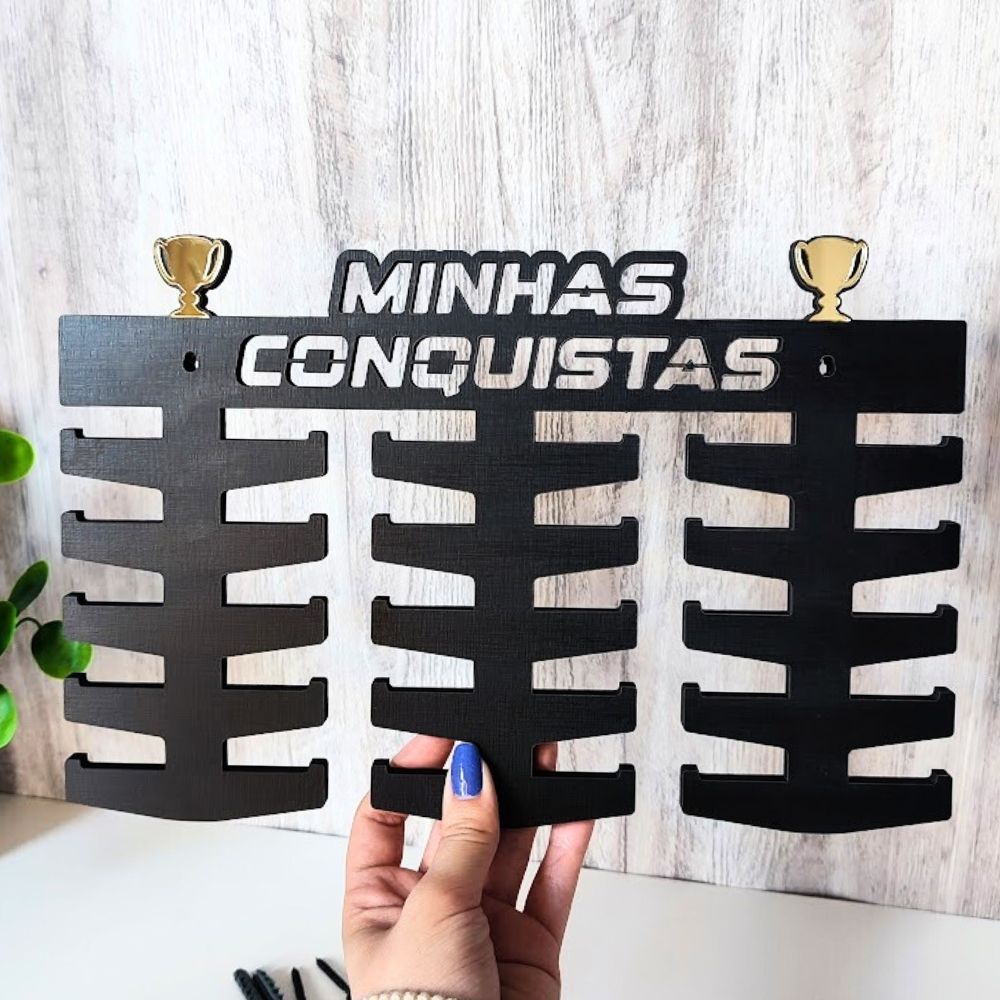 Porta Medalhas Minhas Conquistas 60 Medalhas Woodecora em Oferta na Shopee