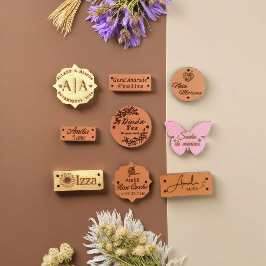 kit 10, 20, 30 ou 50 etiquetas em couro sintético personalizadas croche, macrame