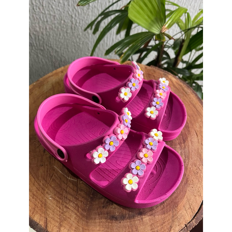 SANDALIA FEMININA - FRANCISCANA C/ LAÇO - COR ROSA CHICLETE - LINHA BABY