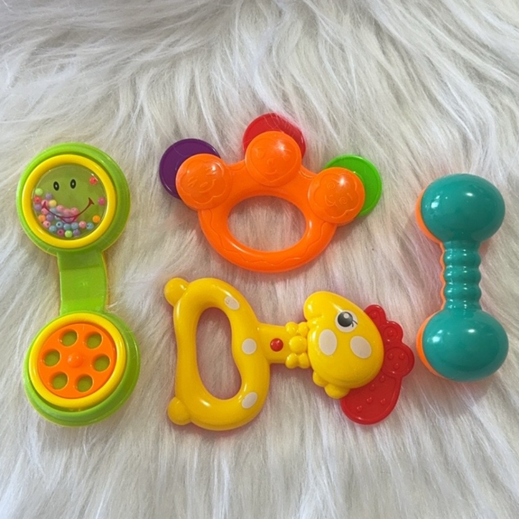 chocalho para bebê Kit Brinquedo Sensorial Musical Infantil telefone em Oferta na Shopee