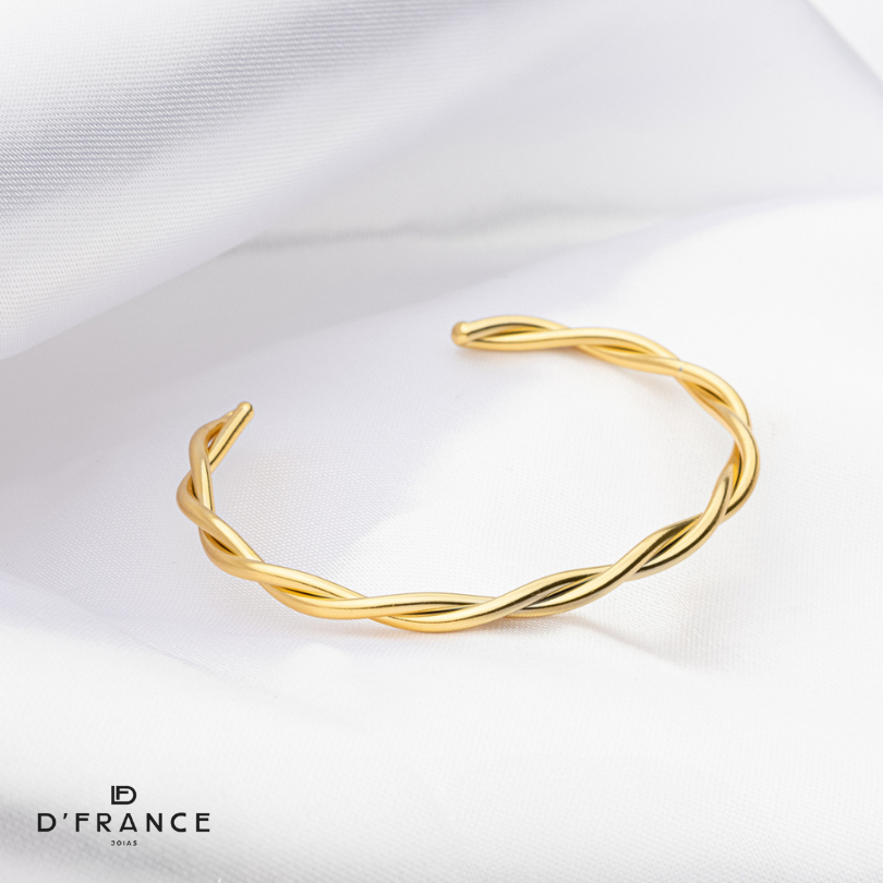 Bracelete Torcido Dourado Regulável  Banhado a Ouro 18K- D France Semijóias