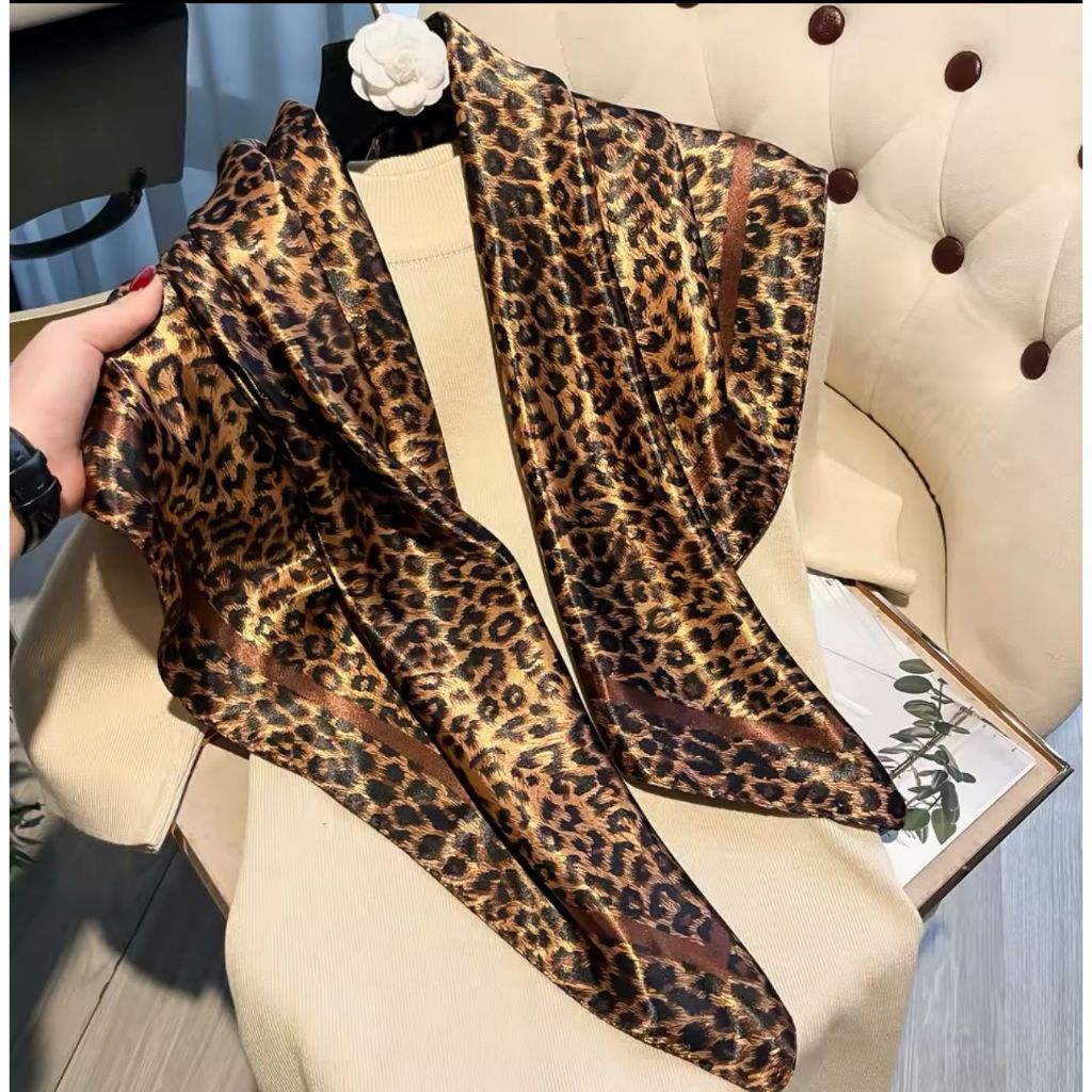 Lenço Cetim Grande Animal Print Elegante Moda Bandana Feminina Moda Verão Diversas Estampas