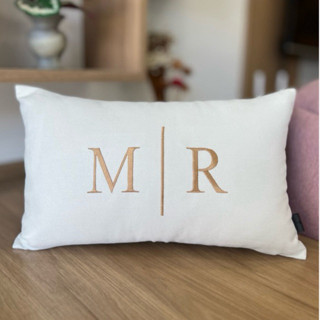 Almofada Personalizada Bordada Com Enchimento Rineira Baguete 50x30 Inicial Casal Linho Ve...
