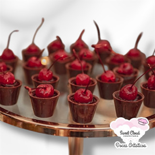 100 copinhos de chocolate para doces finos/ 100 casas formado copinho para doces finos/ casamentos 15 anos em Oferta na Shopee
