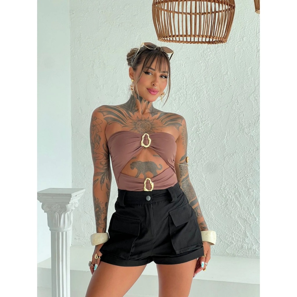 SHORT CARGO FEMININO COM BOLSOS MARRAT SENSORIAL ALFAIATARIA