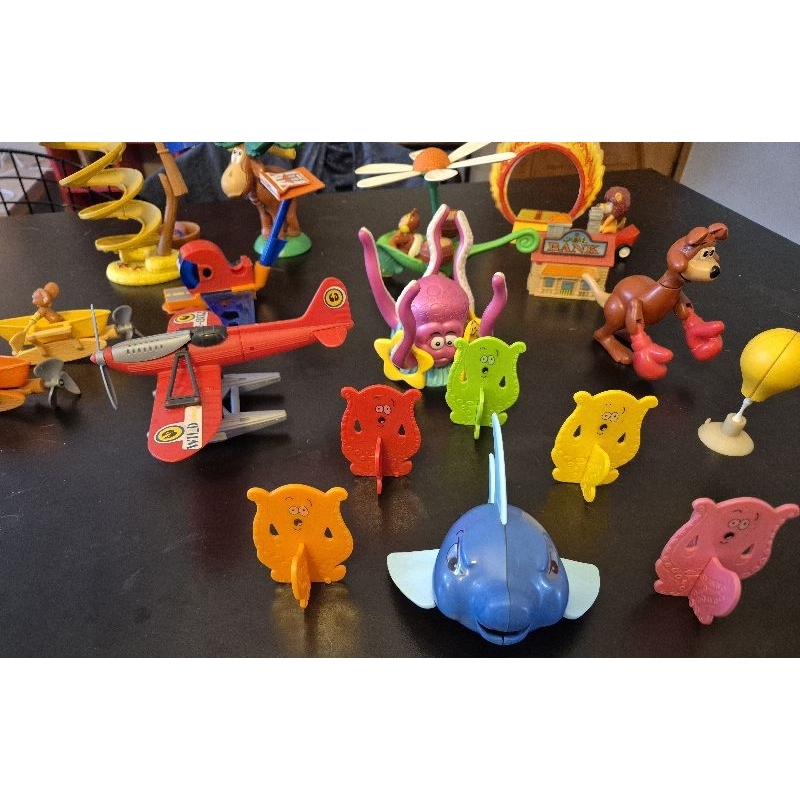 Brinquedo Kinder Ovo Maxi Diversos Itens (Apenas o Brinquedo Sem o Chocolate) — R$ 35,00 em Shopee