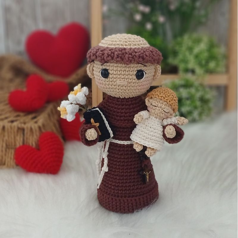 Santo Antônio Amigurumi Crochê