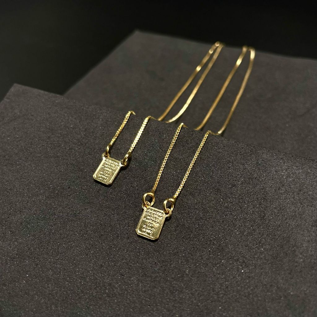 Colar escapulário Deus é Fiel Banhado a Ouro 18k, Prata 925.