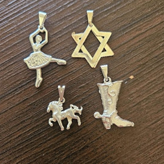 Pingente Banhado a Prata 950 Bailarina ,Bota ,Cavalo Vários modelos em Oferta na Shopee