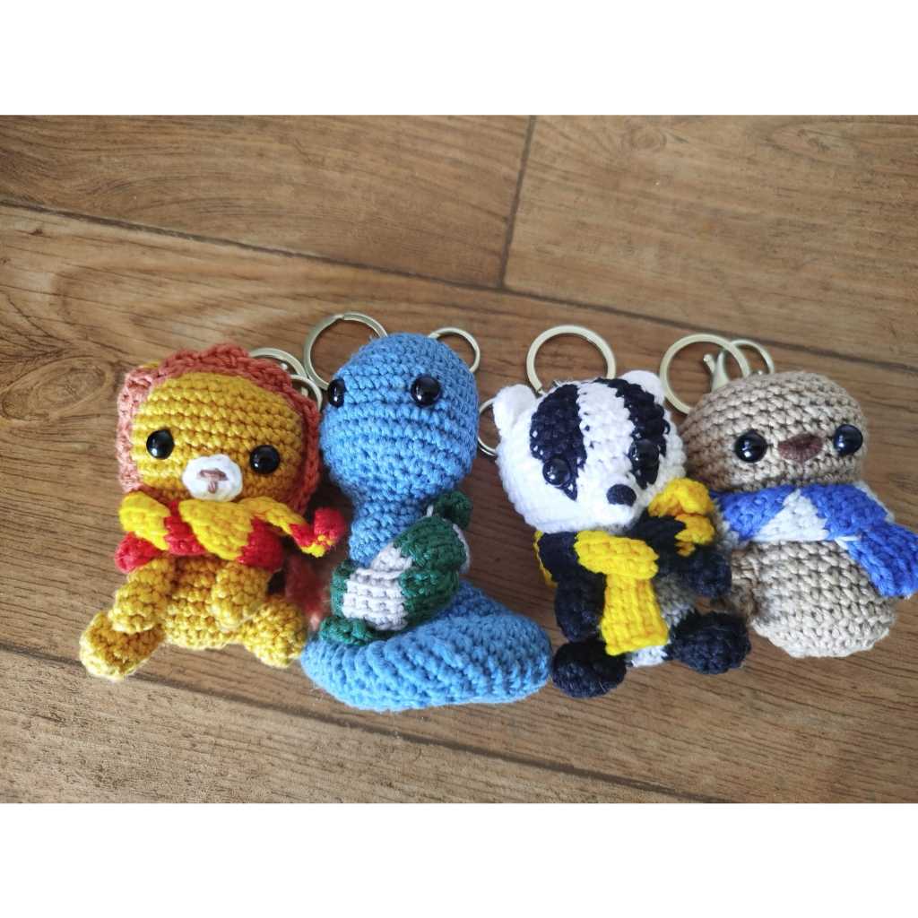 Chaveiros Mascote da Casa de Hogwarts em Amigurum, Grifinória, Lufa-Lufa, Corvinal, Sonserina