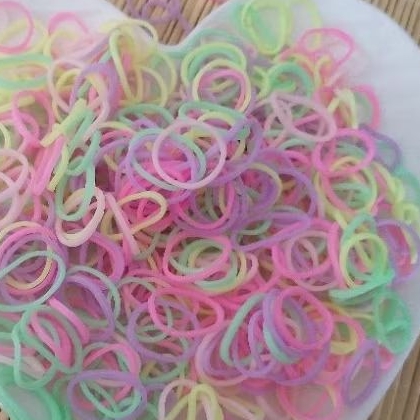 400 Elástico Silicone Grosso Candy Penteado Pet, Infantil e Pulseira infantil. em Oferta na Shopee