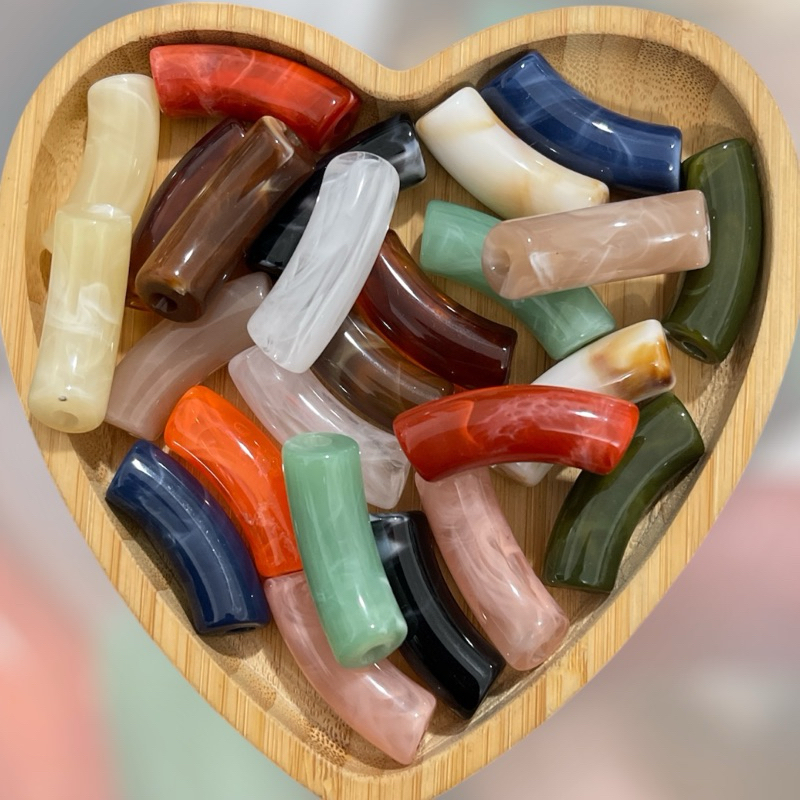 20pçs TUBO curvado entremeio em acrílico para montagem de colar e outros artesanatos em Oferta na Shopee