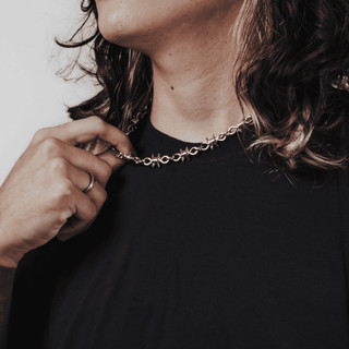 Colar Punk Arame Minimalista   Farpado Prateado Estilo Gótico  Alternativo Off