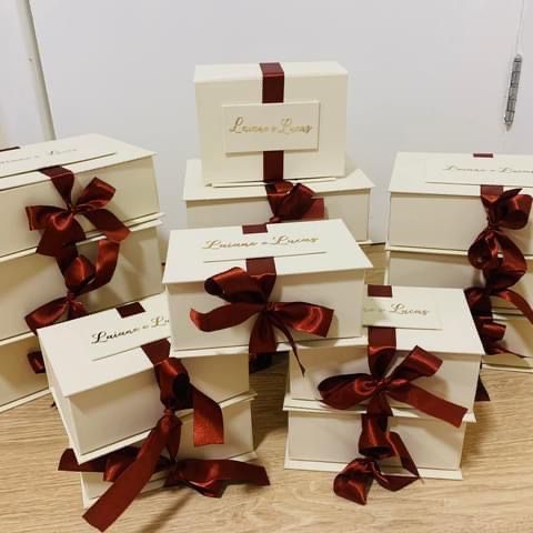 Kit 5, 10, 12 ou 15 Caixas cartonadas 20x15x5 cms - Caixa para presente padrinhos, casamento, namorados, batizados