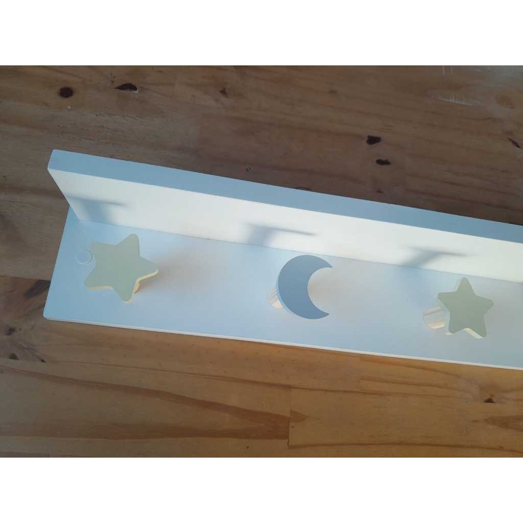 Cabideiro e Pendurador Quarto Infantil com prateleira 4 pinos lua e estrela