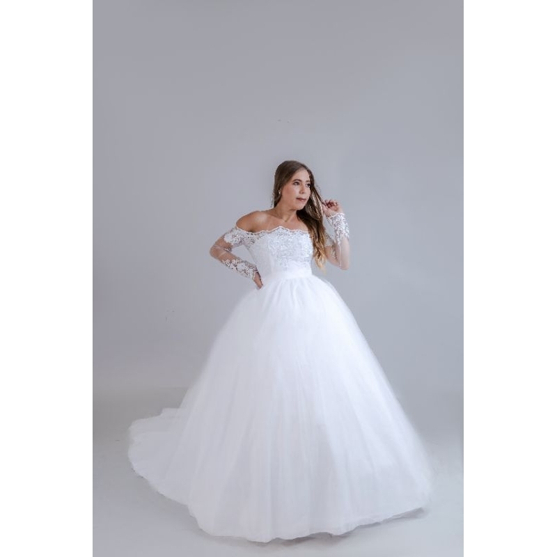 Vestido de Noiva, lindo e delicado, renda, manga longa e calda., tamanhos 34/36/38/44 pronta entrega, consulte-nos