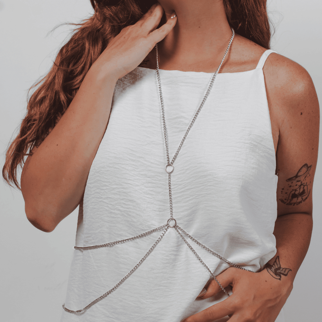 Body Chain Alternativo Leve Minimalista com Franjas e Correntes Finas Sexy em Oferta na Shopee