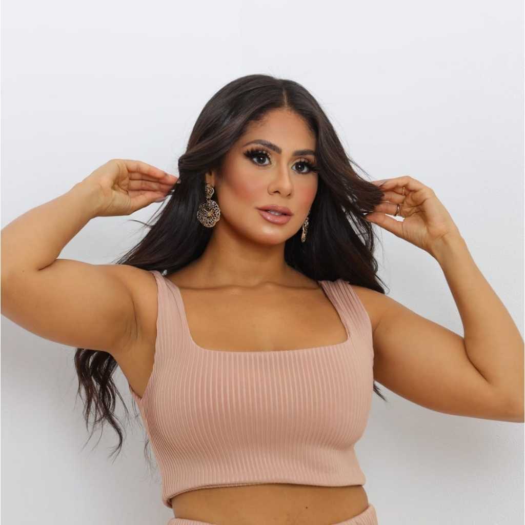 Cropped Kiara é a peça perfeita para quem busca conforto, estilo e praticidade.