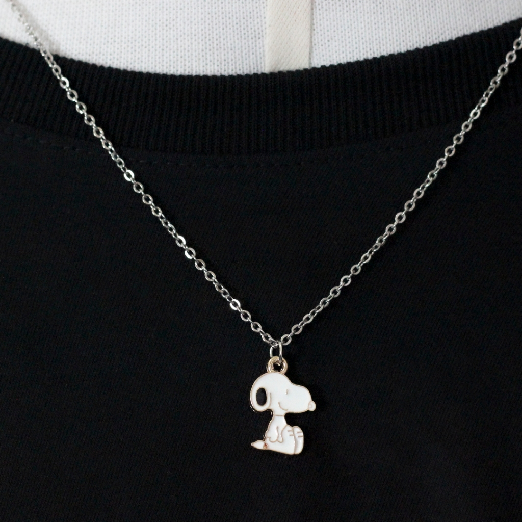 Colar Snoopy - Snupi Sentado em Oferta na Shopee