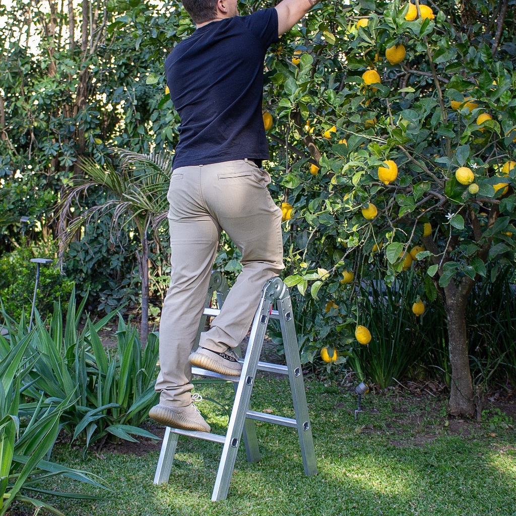 Escada de Alumínio 6 Degraus 1,75m De Altura Total em Oferta na Shopee