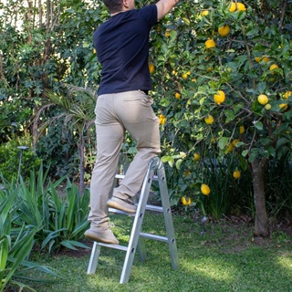 Escada de Alumínio 6 Degraus 1,75m De Altura Total em Oferta na Shopee