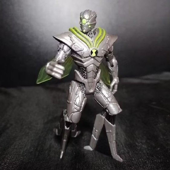 Boneco Ben 10 Alien Swarm Nanomech CGI - Importado Bandai