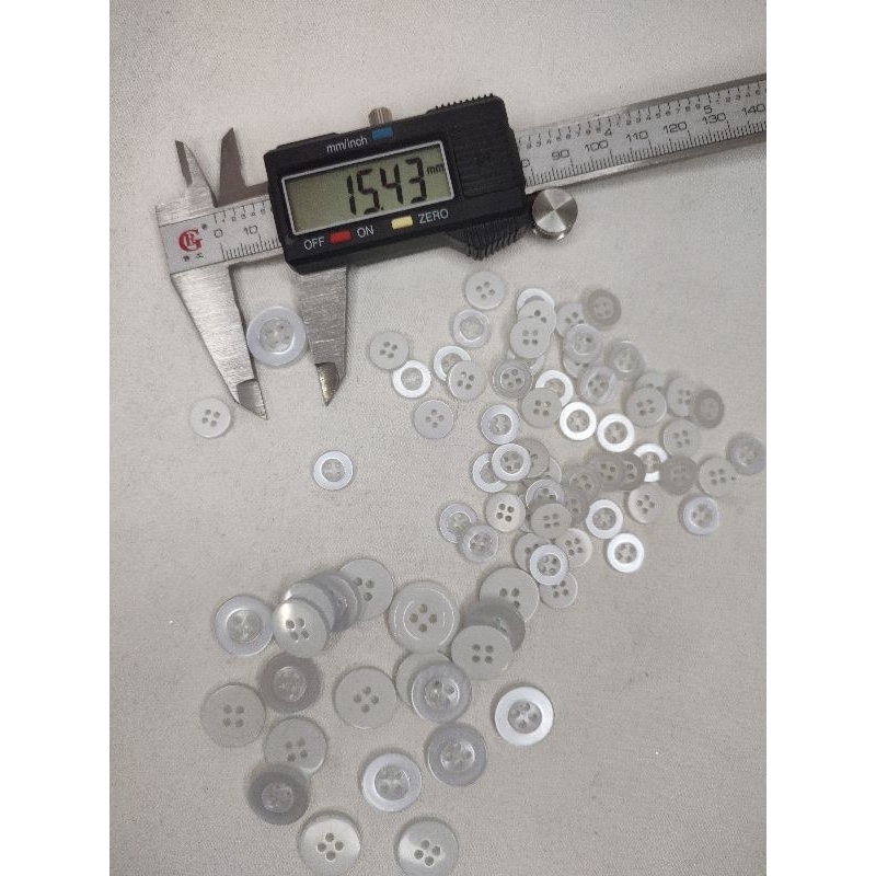 Botão Branco Acetinado 15mm e 10mm - Pacote com 12 Unidades (1 Dúzia)