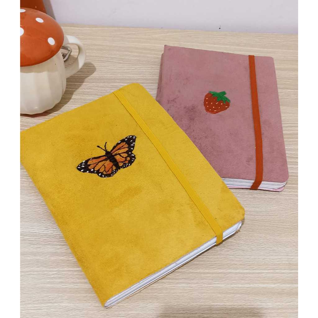 Caderno Artesanal Tipo Moleskine Veludo - Bordado a mão