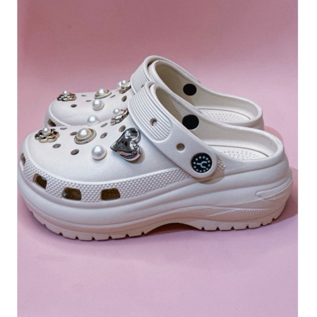 Babuche Feminino Plataforma 5cm com Acessórios Pins Botons — imagem 2 de 2