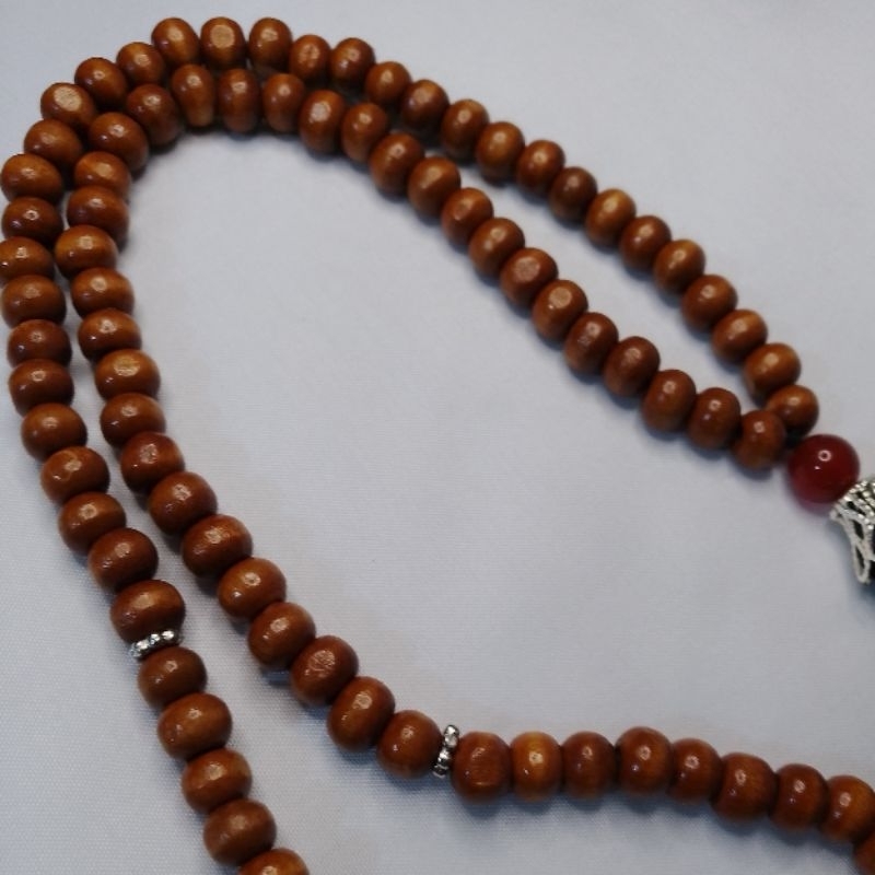 Masbaha Tasbih 99 Contas em Madeira Cerejeira Resistente 8mm Conta central Ágata Vermelha