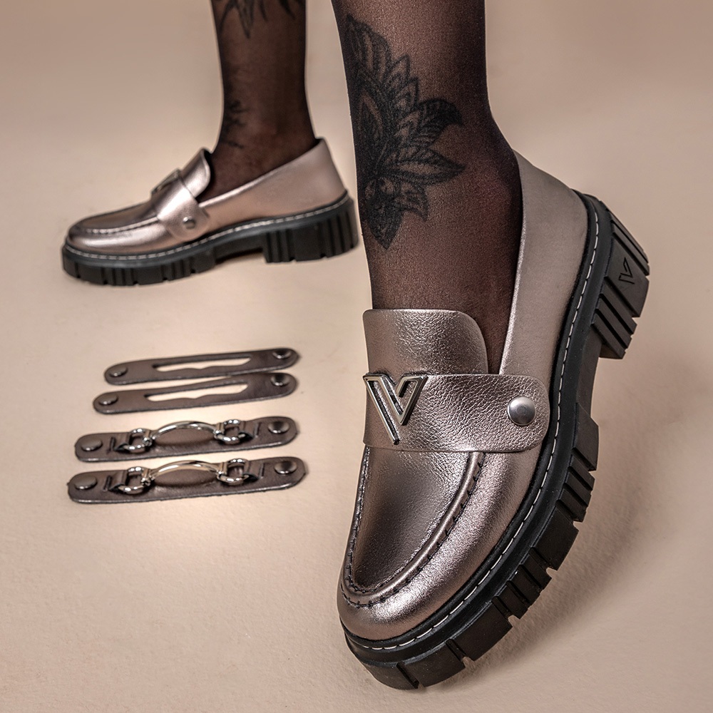 Kit Mocassim Feminino Couro Legítimo Vittal  Solado Tratorado + 3 Fivelas Removíveis Metalizado Prata Onix em Oferta na Shopee