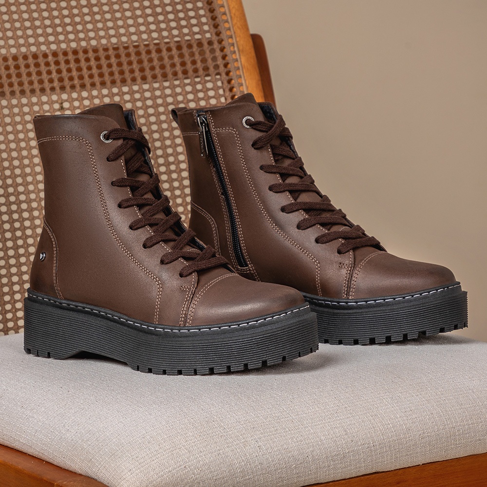 Imagem Bota Coturno Feminino Vittal Couro Legítimo Laura Confortável Fechamento Cadarço