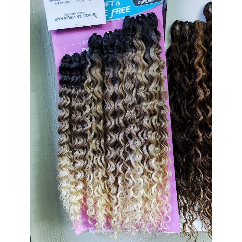 Cabelos cacheados fio a fio modelo Livre da sleek com mechas  ombre ou cor única