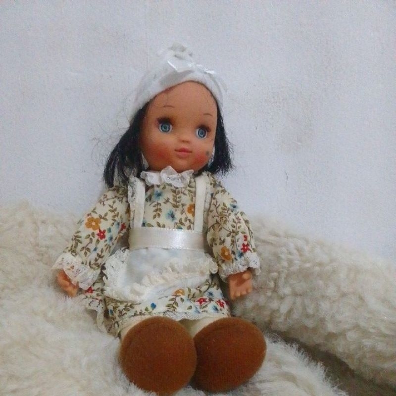 Boneca com vestido original usado da Trol