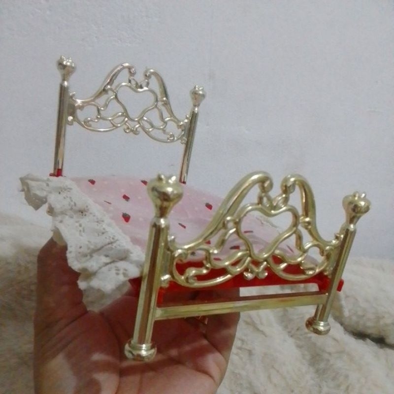 Cama antiga da Moranguinho usado