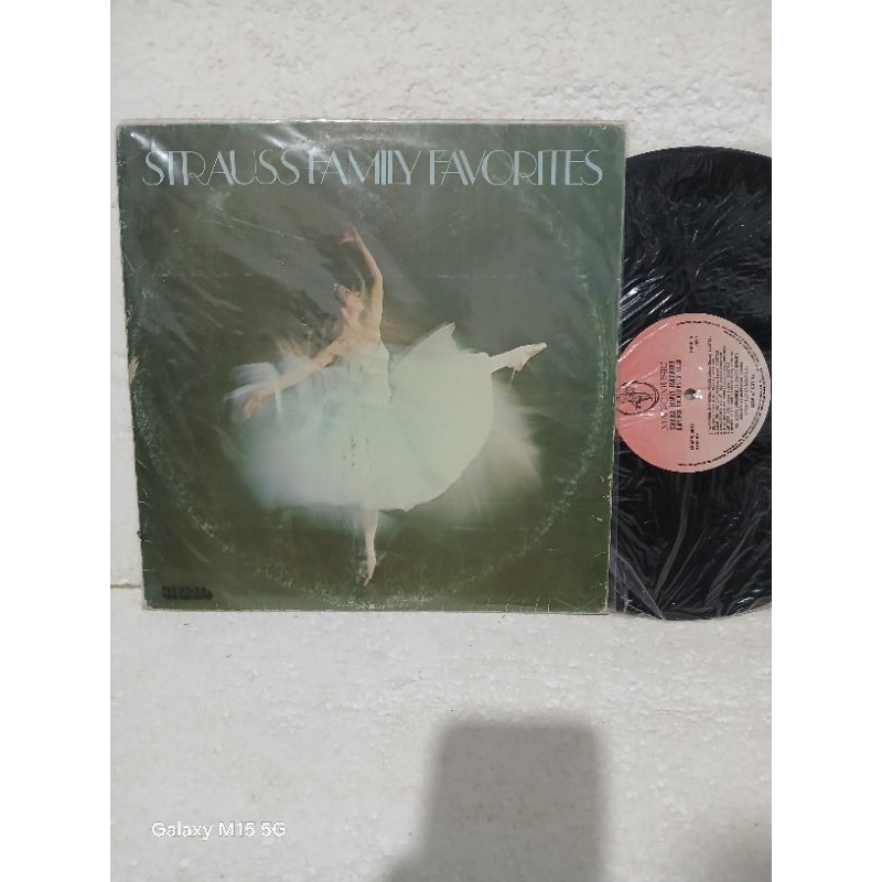 lp orquestra sinfônica de Milan - Strauss family favorites