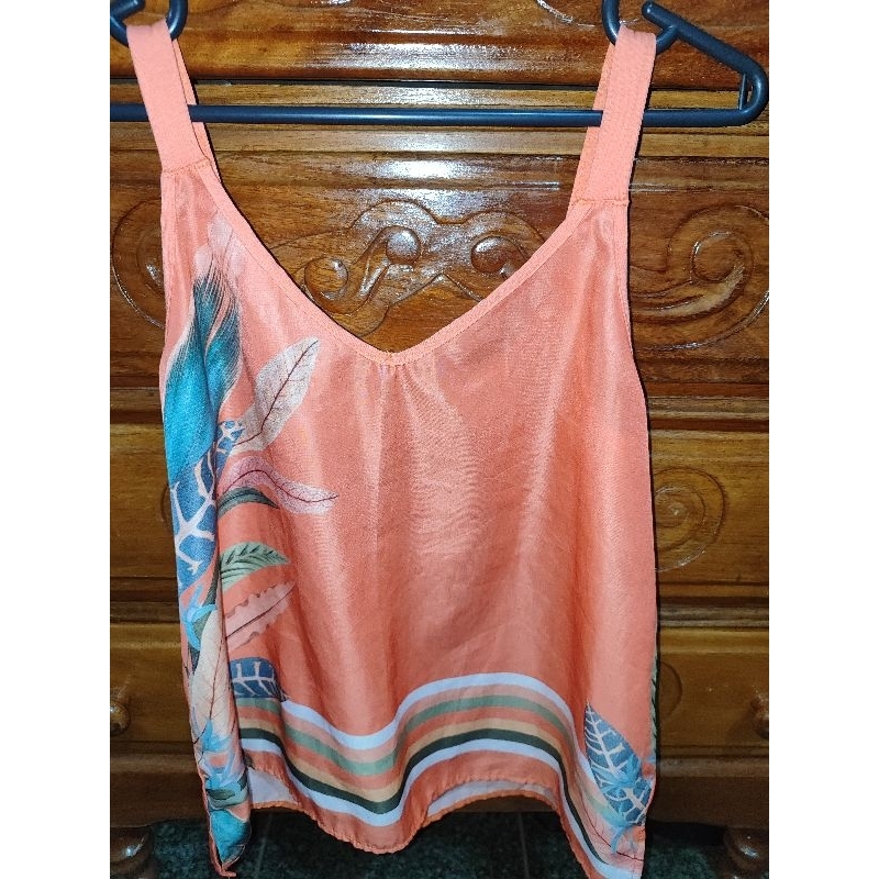 Blusinhas | Vestidos | Camisas | Macacão| Saias | Calças | Second Hand