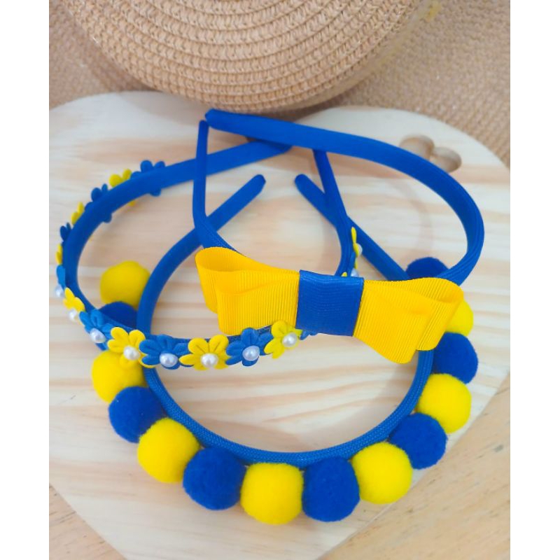 kit 3 Lindas Tiaras Azul Royal e Amarelo Canário Com Pompons Grandes Florzinhas e Meia Pérola kit Uniforme Escolar Kit 3 em Oferta na Shopee